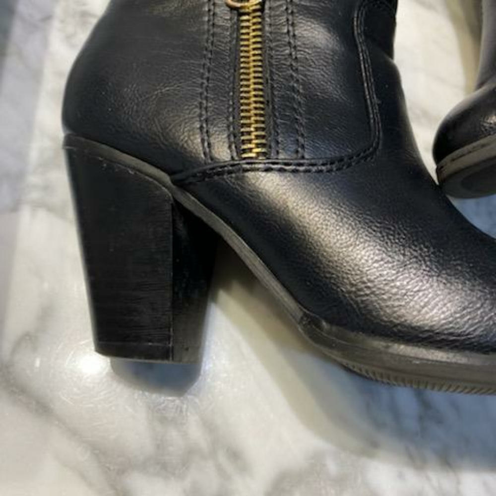 Boots - Picture 4 of 4
